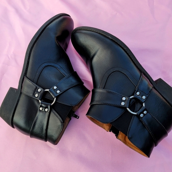 Life Stride Shoes - Life Stride Black Ankle Boot size 8.5 M